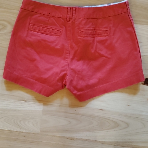 Coral color shorts - Picture 3 of 3